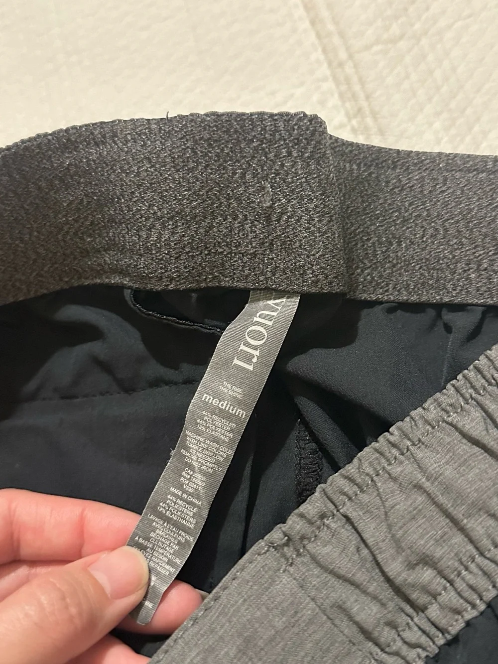 Vuori Men’s Banks Short Unlined 7” Black/Gray Medium